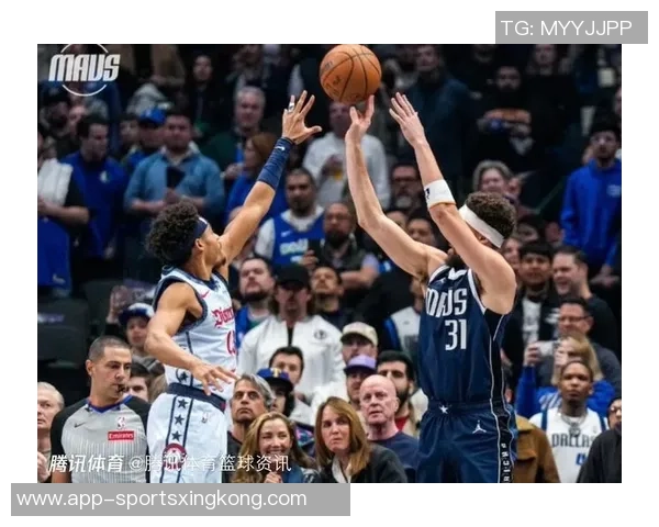 克莱半场表现不佳仅得7分三分球命中率低迷正负值惨淡 克莱半场表现不佳仅得7分三分球命中率低迷正负值惨淡